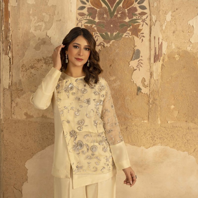 Ivory Whisper – Fusion Elegance