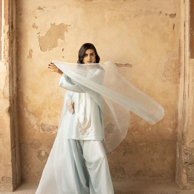 Azure Bloom – Pure Elegance